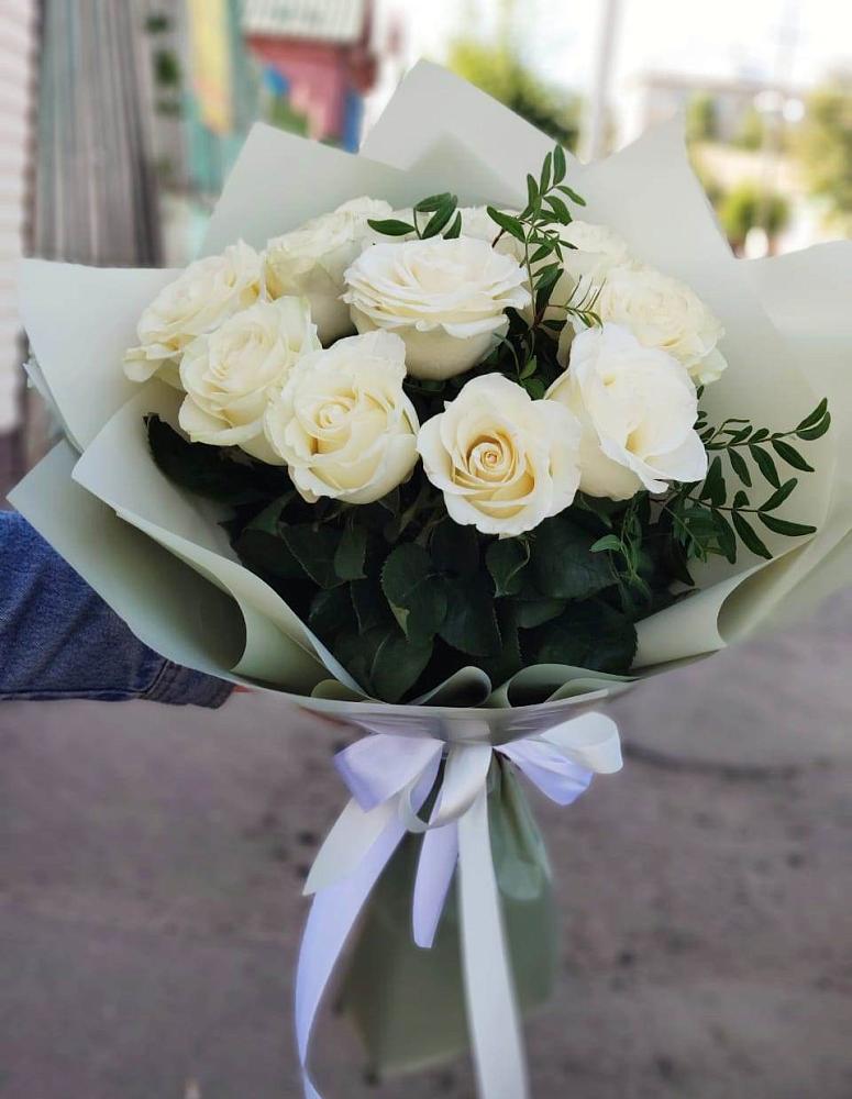 Букет Белые розы Проуд в Шведино