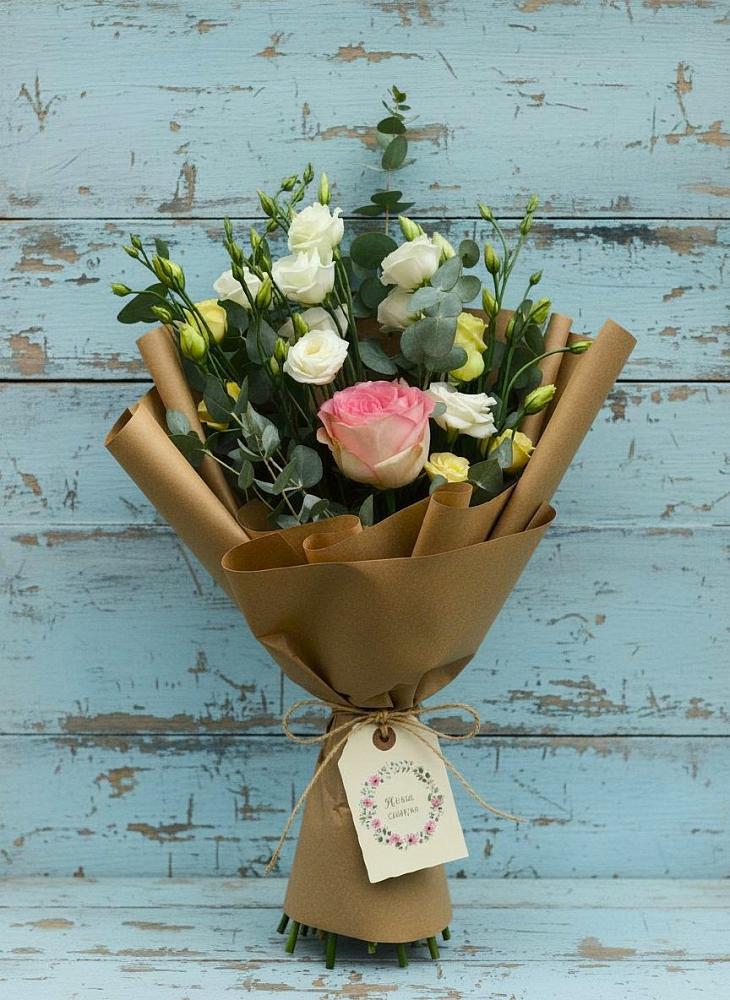 Букет цветов из: Розы и Лизиантусы в Шведино