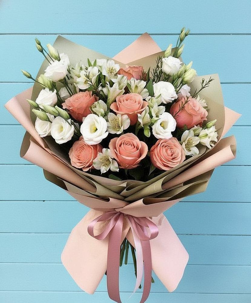Букет цветов из: Розы, Альстромерии и Лизиантусы в Шведино