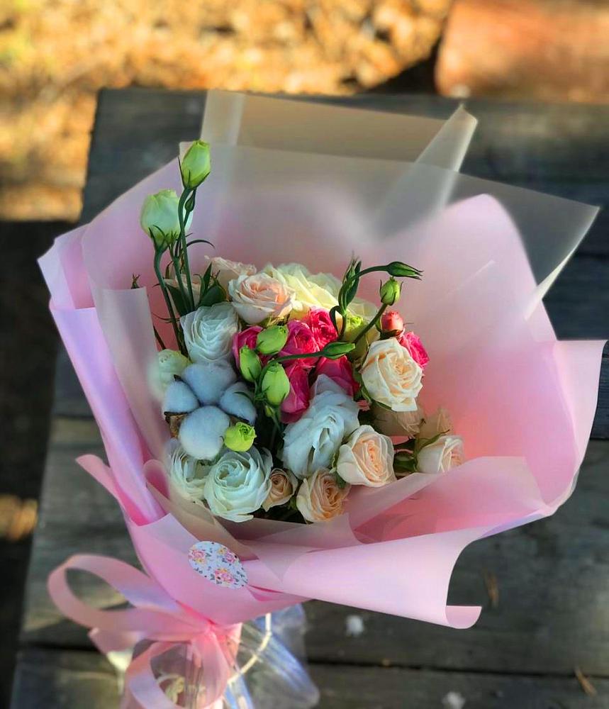 Букет цветов из: Розы и Лизиантусы в Шведино