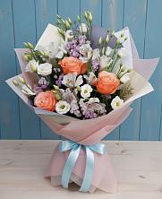 Букет цветов из:  Лизиантусы, Розы, Альстромерии и Гипсофила в Шведино