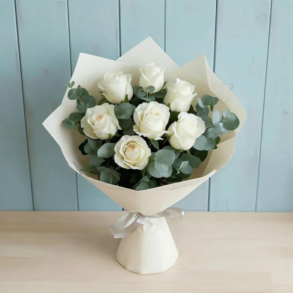 Букет Белые розы в Эвкалипте в Шведино