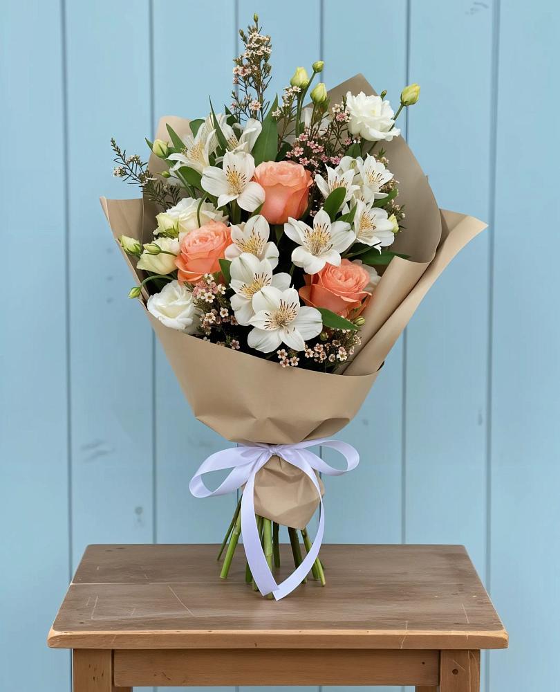 Букет цветов из: Альстромерии, Лизиантусы, Розы и Хризантемы в Шведино