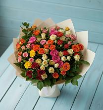 Букет Микс из разноцветных кустовых роз в Шведино