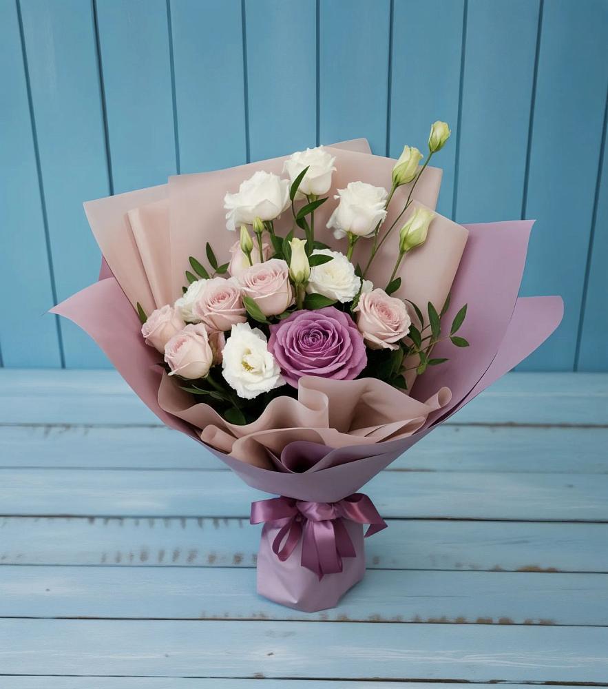 Букет цветов из: Розы и Лизиантусы в Шведино